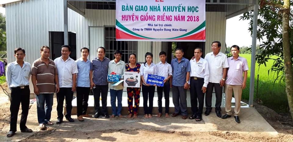 CTY TNHH NGUYỄN ĐĂNG BÀN GIAO NHÀ KHUYẾN HỌC HUYỆN GIỒNG RIỀNG NĂM 2018